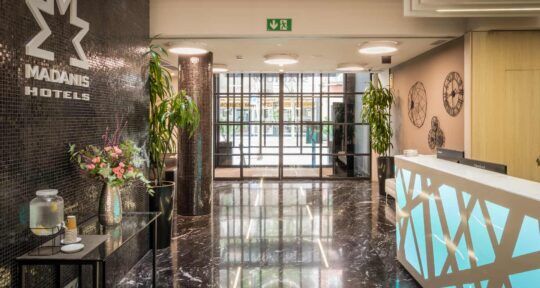 Madanis Hoteles. imagen de un