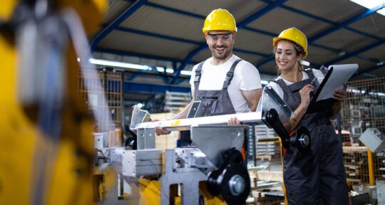 Cicli di produzione operai in reparto