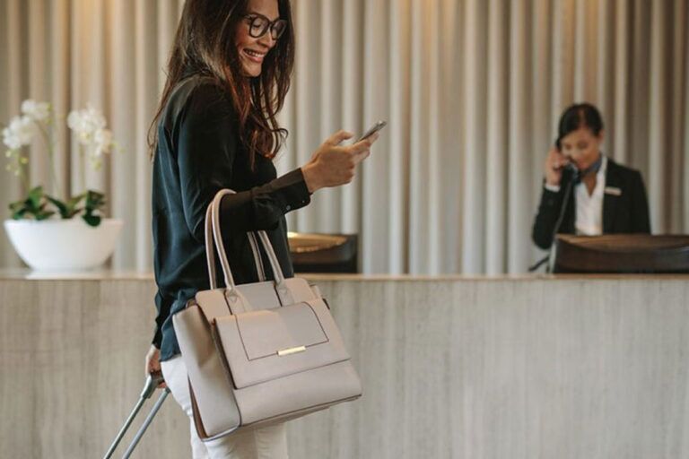 Cover-Hotel-Management-System Cover-Hotel-Management-System
