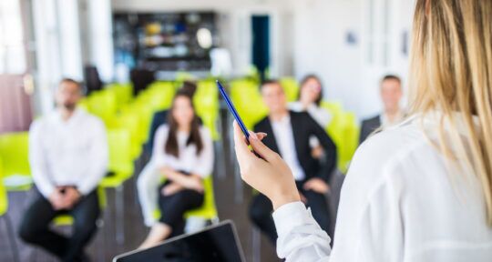 Dipendenti fanno formazione cybersecurity