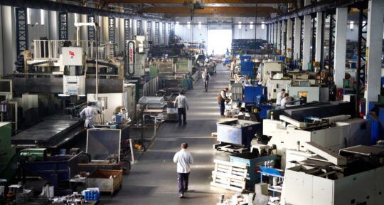 cover blog semilavorati reparto produttivo di fabbrica